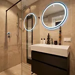 Nomad Water Apartment