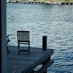 Nomad Water Apartment