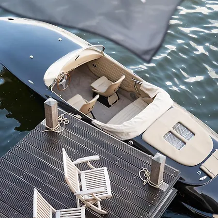Nomad Water Apartment