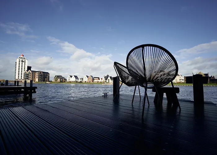 Nomad Water 公寓 *